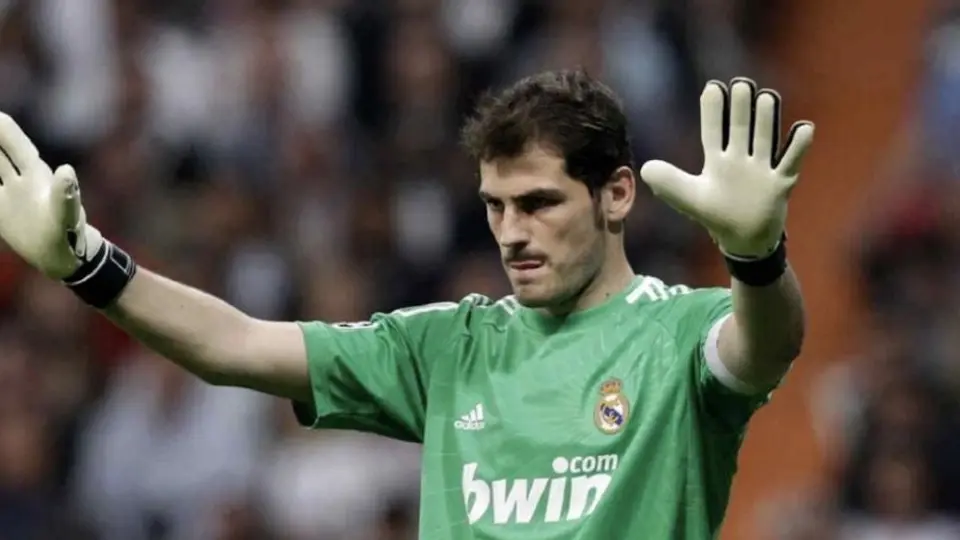 Piqué y Puyol se burlan de Iker Casillas por subir foto del Camp Nou