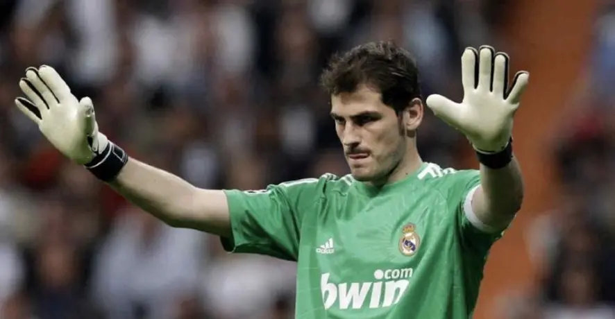 Piqué y Puyol se burlan de Iker Casillas por subir foto del Camp Nou