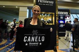 Souvenirs de la Canelo vs Kovalev, entre 10 y 35 dólares