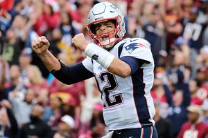 Patriots y Robert Kraft despiden a Tom Brady con anuncio en carretera