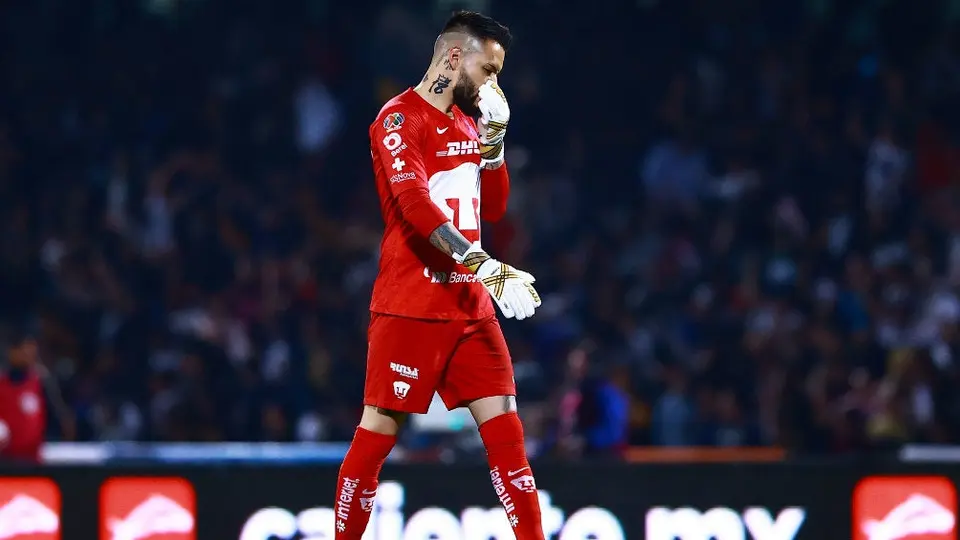 Pumas: Los 10 peores errores del Pollo Saldívar desde su debut