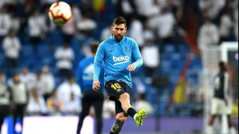Napoli recibió a Messi con canción que Maradona usaba para calentar