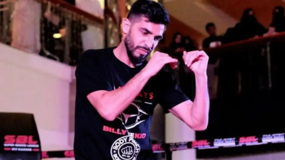Boxeador se ofreció a entrenar a niño que quería suicidarse por bullying