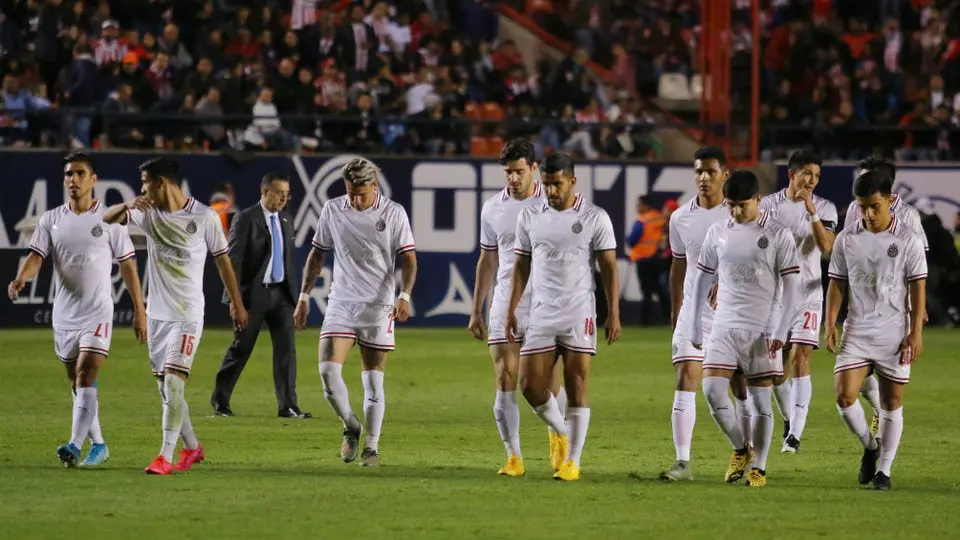 Atlético San Luis rescató empate de alarido contra Chivas en polémico partido