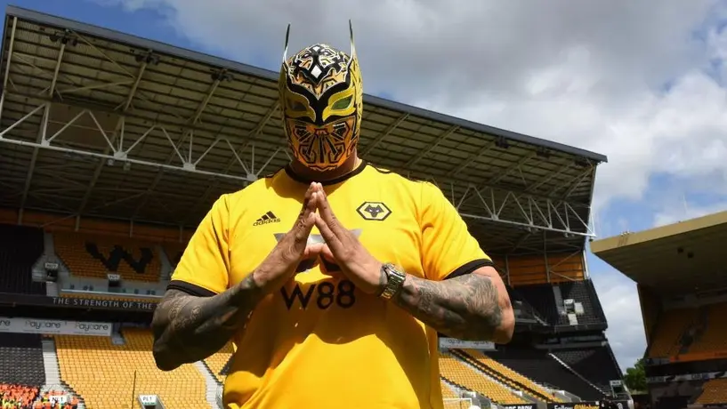 Wolverhampton felicitó a Sin Cara en Día Nacional de la Lucha Libre