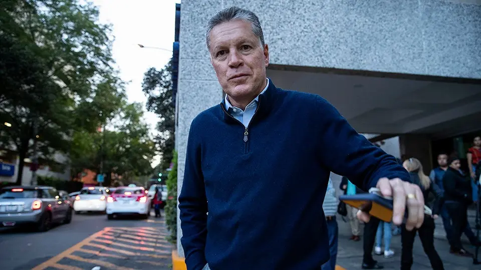 Amaury Vergara seduce a Ricardo Peláez con el control total de Chivas