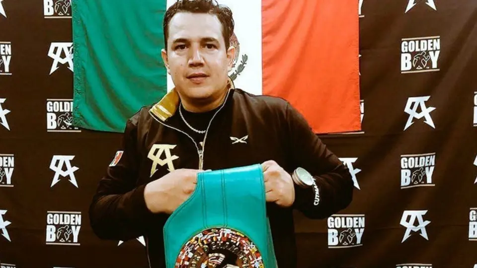 Eddy Reynoso: 'Qué pena leer a excampeones minimizar el éxito de Canelo'