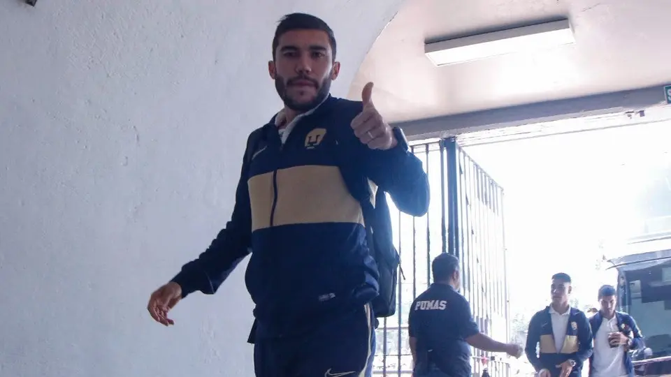 Vigón de Pumas y Souza de Pachuca entregaron despensas tras apostar