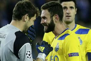 Iker Casillas trolleó a Miguel Layún tras presumir póker de goles en redes sociales