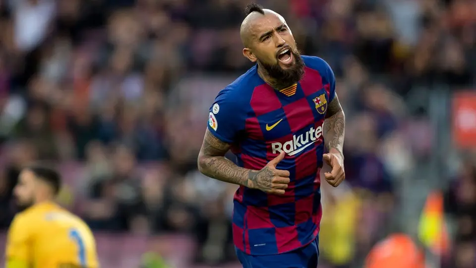 Arturo Vidal denunció al Barcelona por 2.4 millones de euros