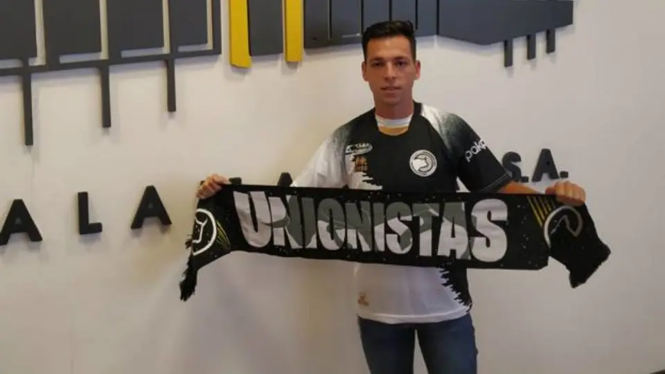 Conoce a Álvaro Romero, el periodista de baja estatura que le anotó gol al Real Madrid