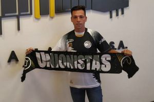 Conoce a Álvaro Romero, el periodista de baja estatura que le anotó gol al Real Madrid