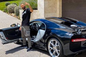 Real Madrid: Benzema presumió su exclusivo Bugatti Chiron en redes sociales