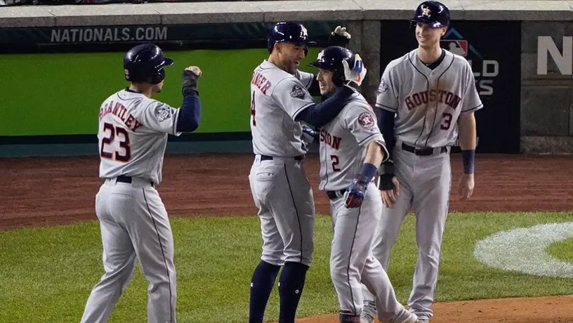 Urquidy y Bregman guiaron a Astros a empatar la Serie Mundial ante Nationals