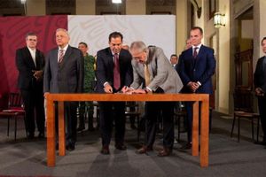 Olegario Vázquez Aldir, principal impulsor de convenio entre gobierno y hospitales privados