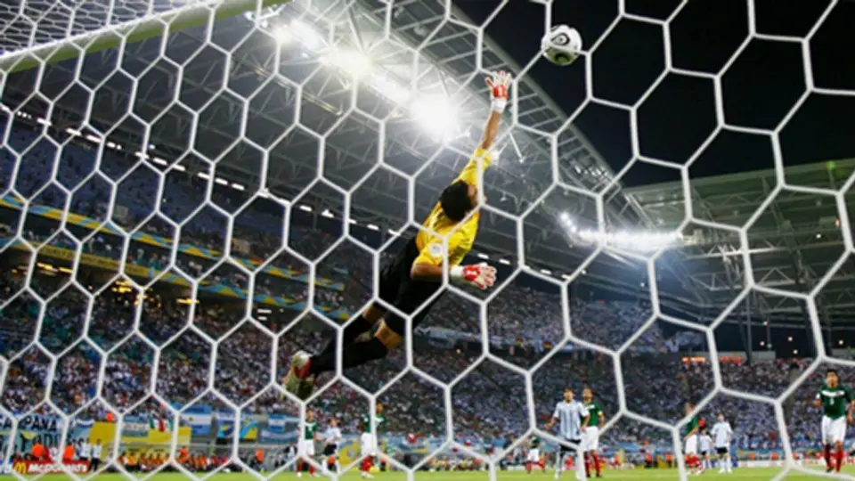 Oswaldo Sánchez no olvida el gol de Maxi Rodríguez que eliminó al Tri en Alemania 2006