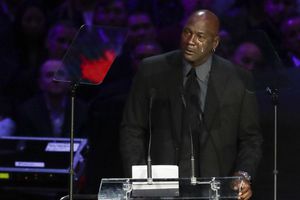 VIDEO: Michael Jordan rompió en llanto durante homenaje a Kobe Bryant
