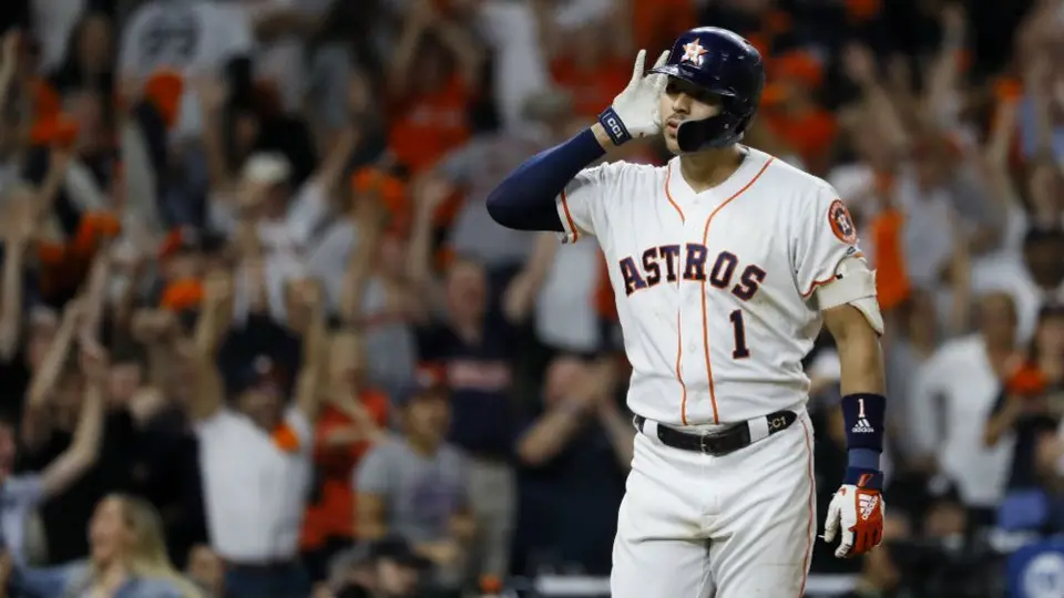 Correa conectó home run en extrainnings y dio victoria a Astros sobre Yankees