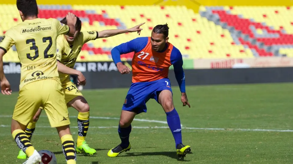 Gullit Peña debutó con Correcaminos en goleada ante Morelia