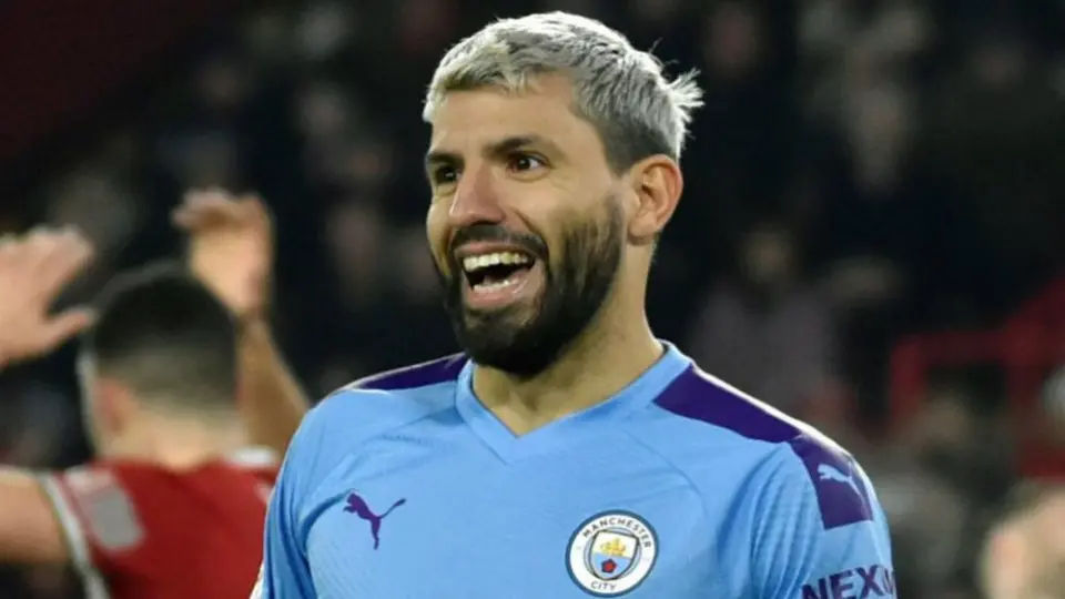 Aczino 'retó' al Kun Agüero a una batalla de rap