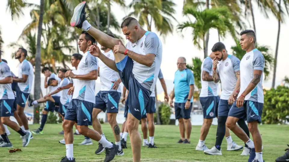 Billy Álvarez: 'Cruz Azul tendrá director deportivo esta semana'