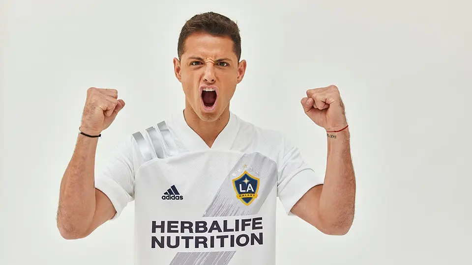 Chicharito recibió su visa y debutaría con Galaxy este sábado