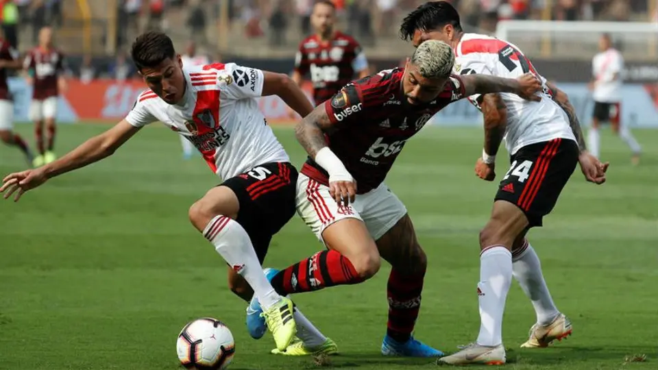 Gabriel Barbosa tocó la Copa Libertadores previo al arranque de la Final