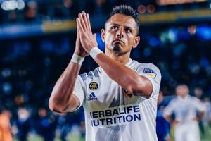 ¿AMLO mandó indirecta a Chicharito por criticar a su gobierno?