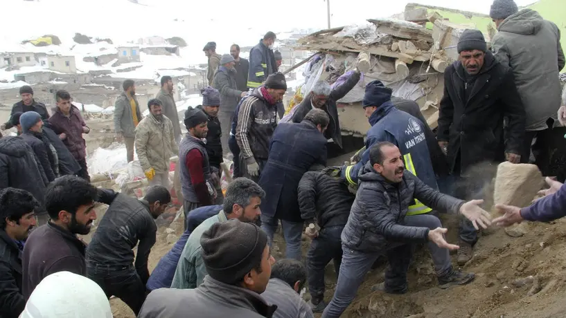 Sismo en Irán provocó nueve muertes en Turquía