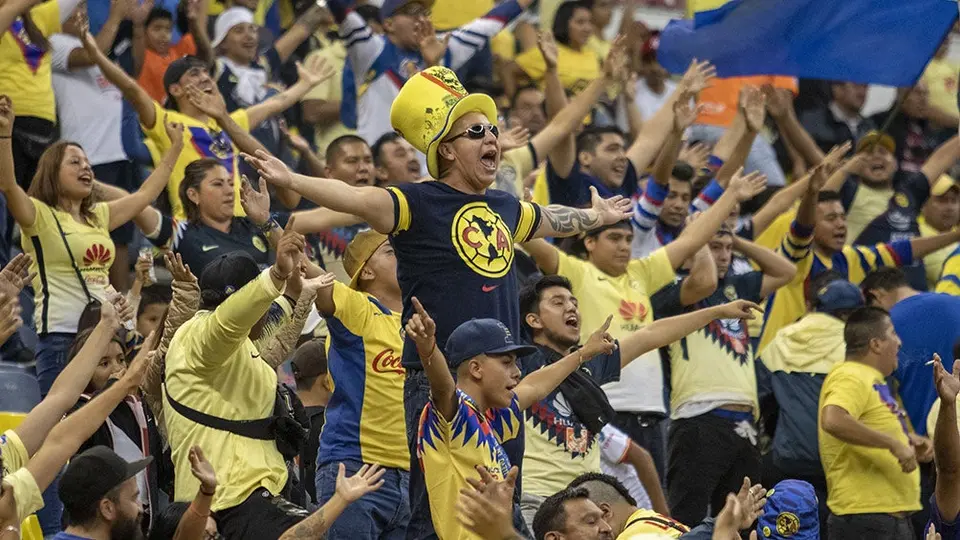 Barristas del América se pelearon entre ellos en estacionamiento del Azteca