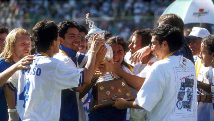 La Máquina festeja el Título del Invierno 1997 | MEXSPORT