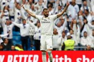 VIDEO: Karim Benzema jugó un emotivo 'reto de toques' con un niño sin piernas
