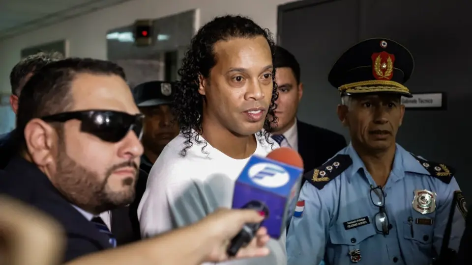 Ronaldinho mandó video desde la cárcel