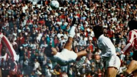 Martín Vázquez: 'Hugo Sánchez era un adelantado a su época'