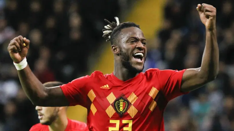Goleador de Bélgica usó calzones de Bob Esponja frente a Kazajistán