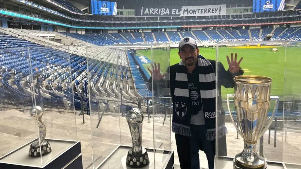 Afición de Rayados esperó cinco horas para conocer trofeos del 2019