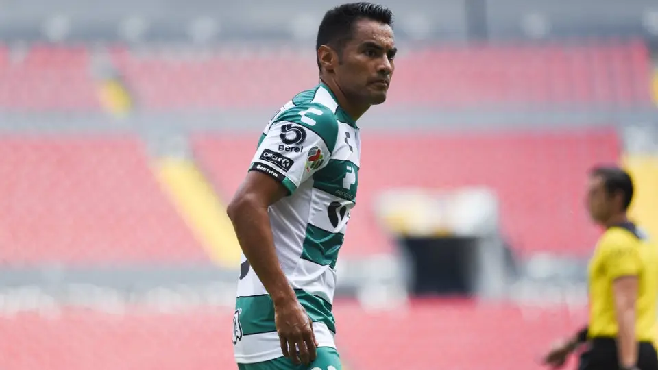Chivas: Gallito Vázquez deja a Santos para volver a Guadalajara