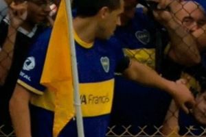 Riquelme encontró con ayuda de las redes sociales a niño que saludo en la Bombonera