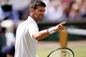 VIDEO: Novak Djokovic fue captado jugando tenis en las calles de Belgrado