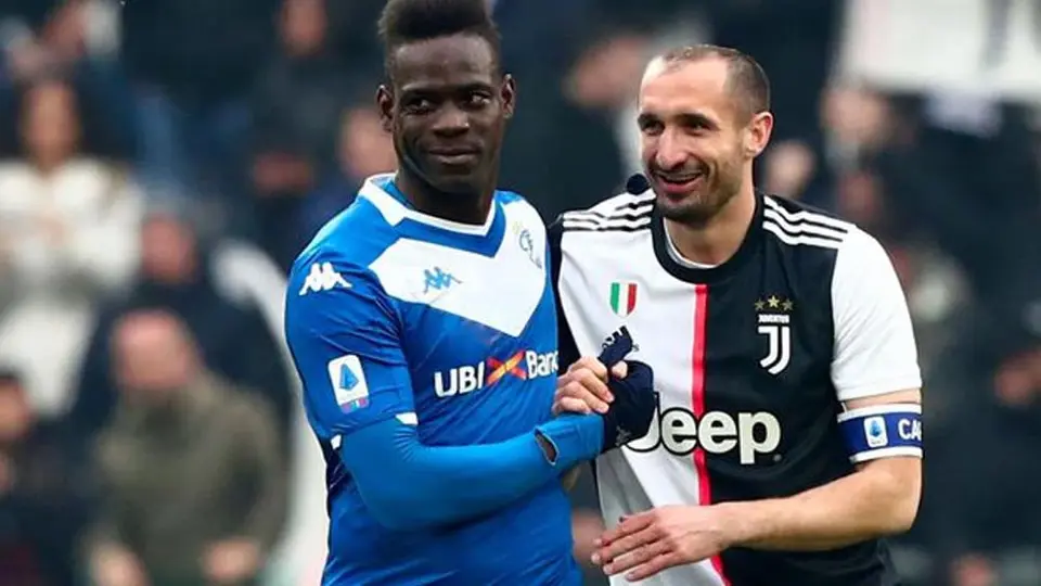 Balotelli y Felipe Melo contestaron a las fuertes críticas que recibieron de Chiellini