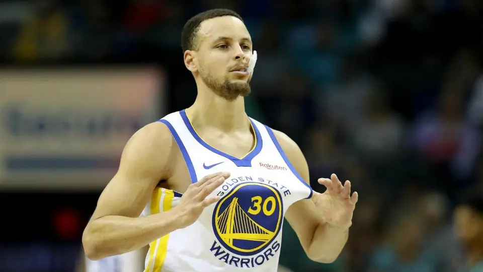 Stephen Curry será baja por lo menos tres meses con  Warriors