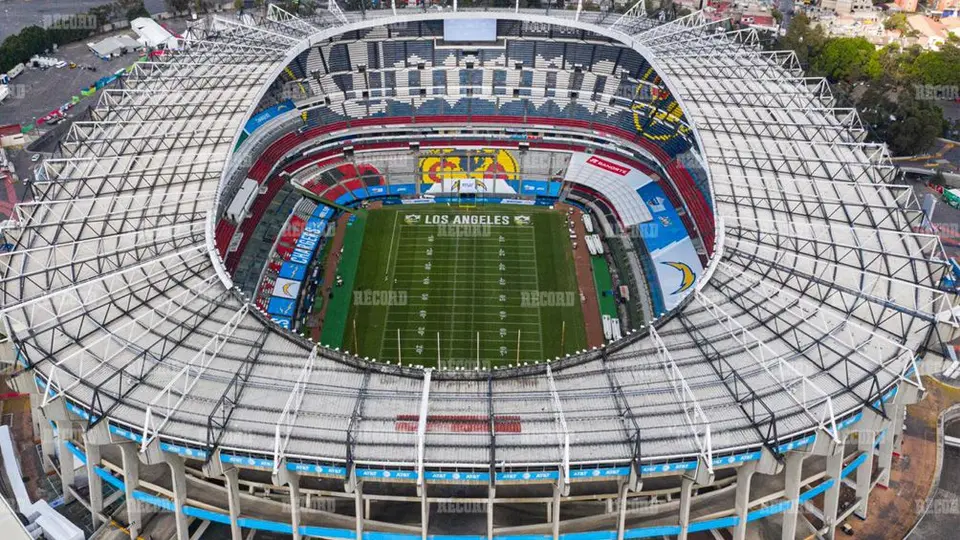 Cancha del Estadio Azteca, impecable y casi lista para NFL México