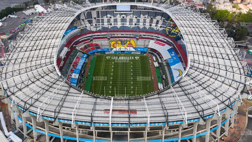 Cancha del Estadio Azteca, impecable y casi lista para NFL México