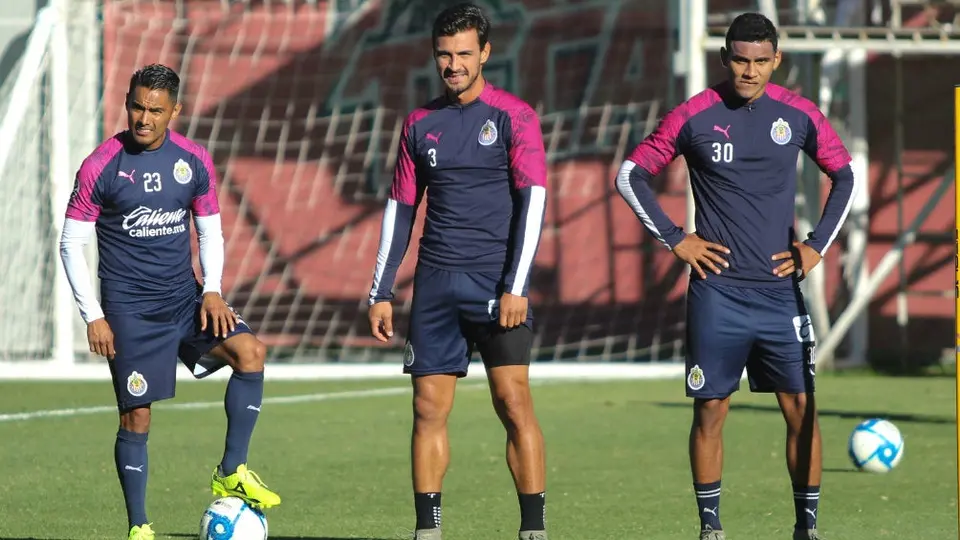 Oswaldo Alanís, nuevamente descartado de la convocatoria de Chivas