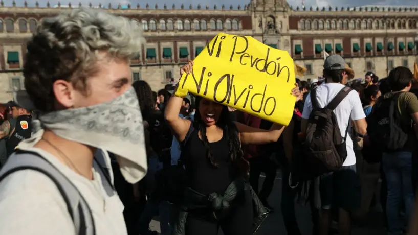 Marcha por el 2 de octubre en la CDMX registró actos de vandalismo