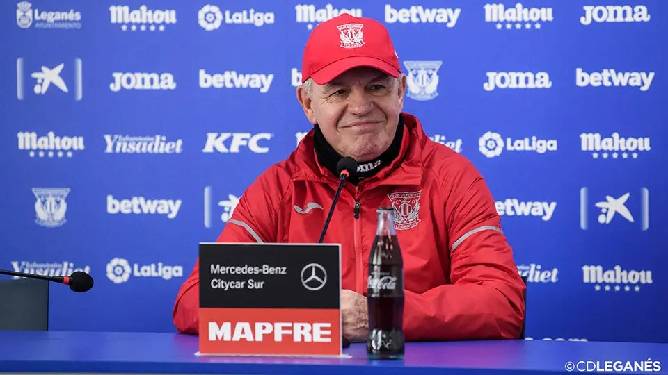 Javier Aguirre: '¿Parezco preocupado por los fichajes?'