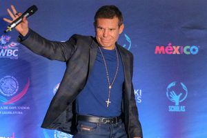 "¡Hay tiro, Carlitos!": Julio César Chávez saludó a Carlos Aguilar