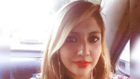 Encuentran a Karen Espíndola, desaparecida tras abordar taxi en CDMX