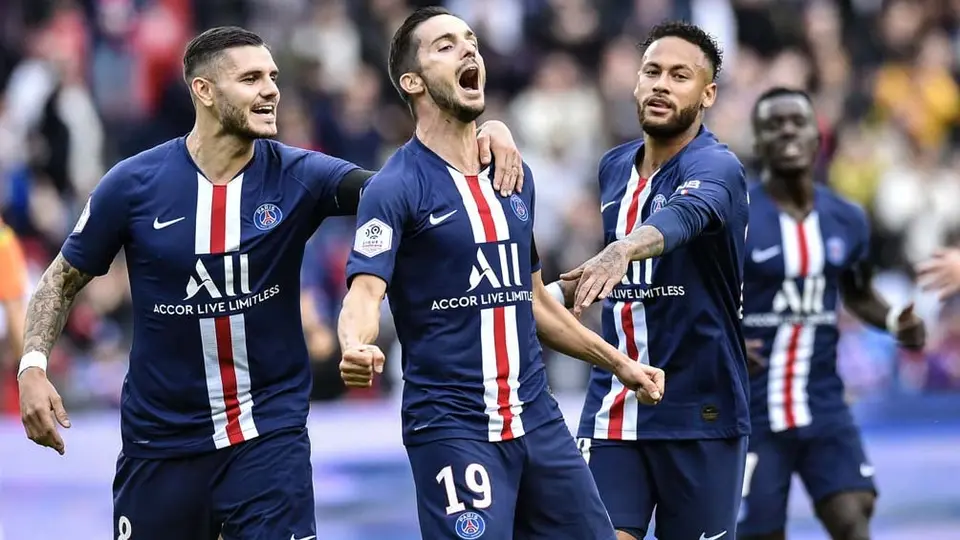 Presidente del PSG 'reclamó' a sus jugadores una rebaja salarial