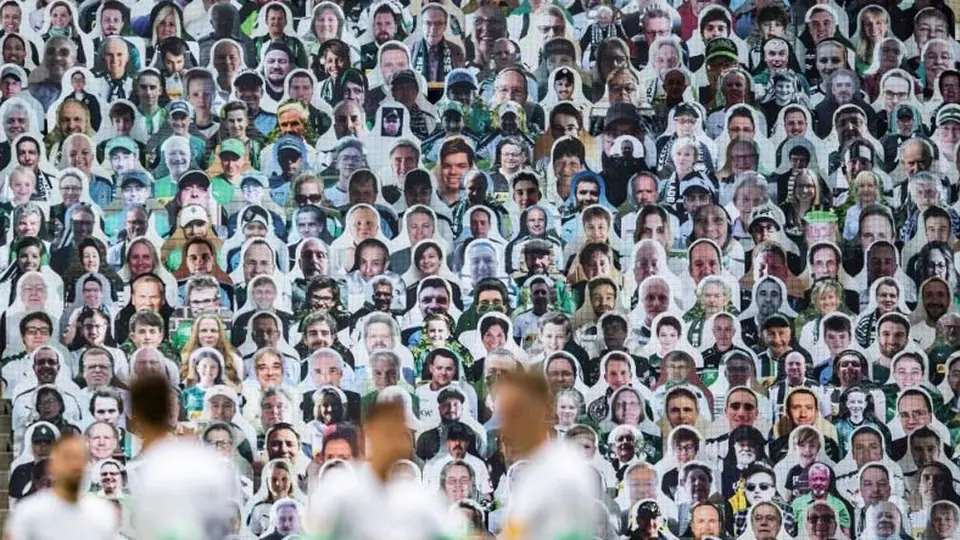Borussia Park 'recibió' a miles de aficionados de cartón